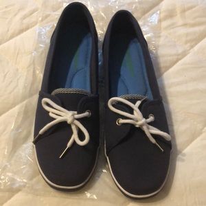 Grasshopper Comfort shoes. Size 7 1/2 medium. Color is blue.